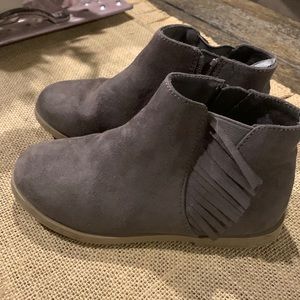 Old Navy Girls suede ankle booties, size 11